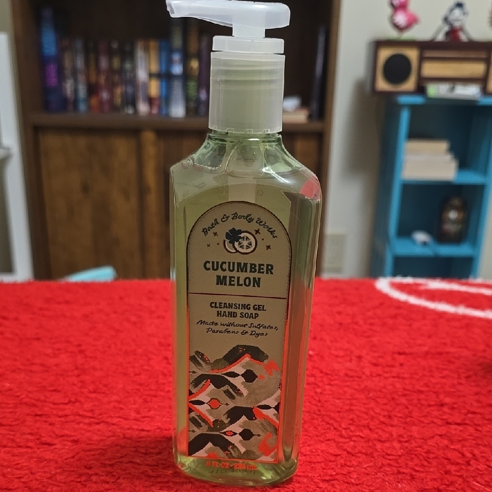 Bath & Body Works Cucumber Melon Cleansing Gel Hand Soap - Green